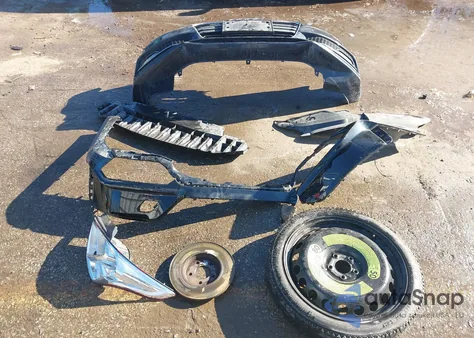 2015 Audi A4 2.0T Premium z USA, uszkodzony, nr VIN WAUFFAFL5FN010337